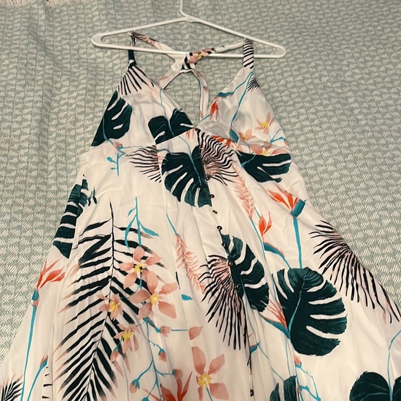 Saved by the Dress - Maxi Dress!! - Picture 3 of 6